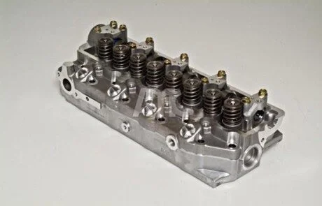 Голівка циліндра HYUNDAI GALLOPER I, GALLOPER II, H-1, H-1 / STAREX, H100, PORTER, TERRACAN KIA K2500, PREGIO MITSUBISHI L 300 / DELICA II, L 300 III, L200, L400, PAJERO CLASSIC 2.5D 05.86- для Mitsubishi, Hyundai AMC 908613 фото товару