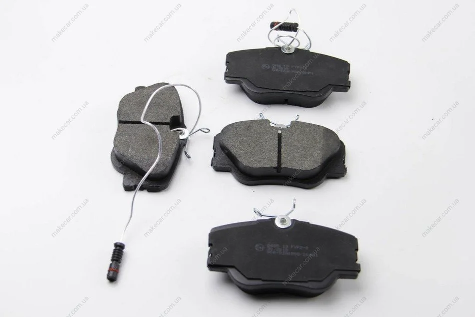 <strong>Гальмівні колодки перед. W201/124 (Lucas) (з датчиком) BREMSI BP2485 (фото 1)</strong>