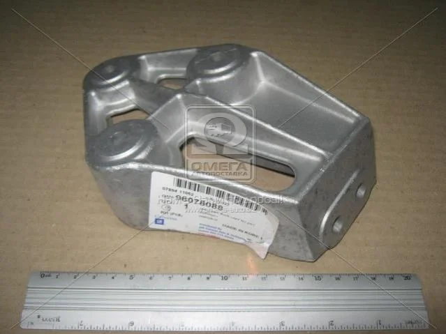 <strong>Кронштейн двигуна Ланос/Нексія правий GM 96078088 (фото 1)</strong>