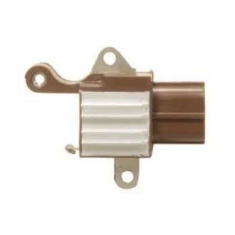 FORD Регулятор напряжения C-MAX 2.0 TDCi 07-10, FIESTA V 1.6 TDCi 04-08, FOCUS C-MAX 1.6 TDCi 05-07, KUGA I 2.0 TDCi 10-12, MAZDA 3 (BK) 1.6 DI Turbo 04-09, VOLVO S40 II (544) 1.6 D 05-12 для HITACHI 132974 фото товару
