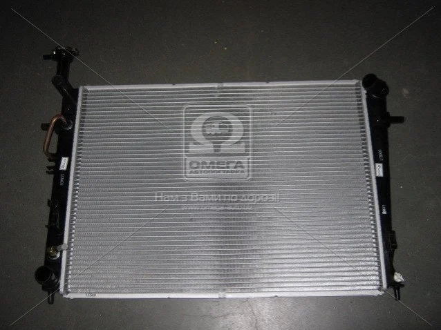 <strong>Радіатор охолодження двигуна Hyundai/Kia/Mobis 253102E870 (фото 1)</strong>
