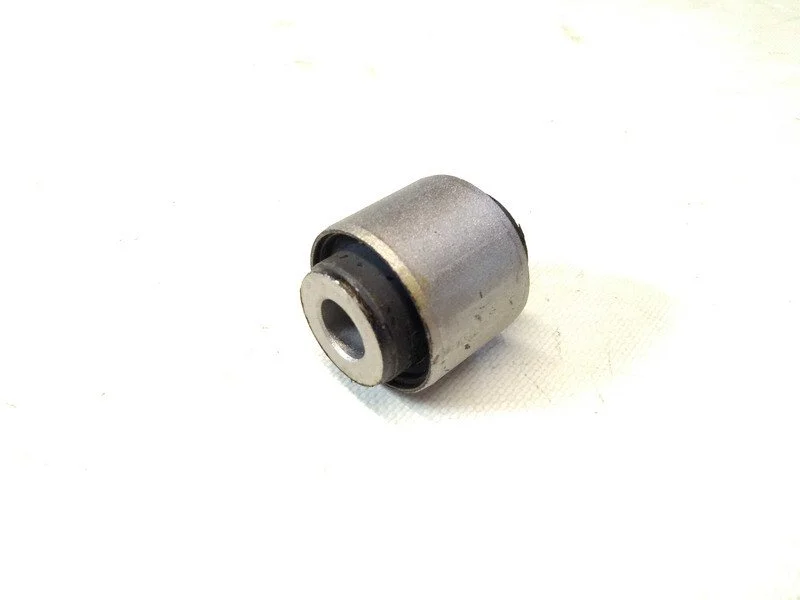 <strong>Сайлентблок тяги поперечної Hyundai/Kia/Mobis 55253D3000 (фото 1)</strong>