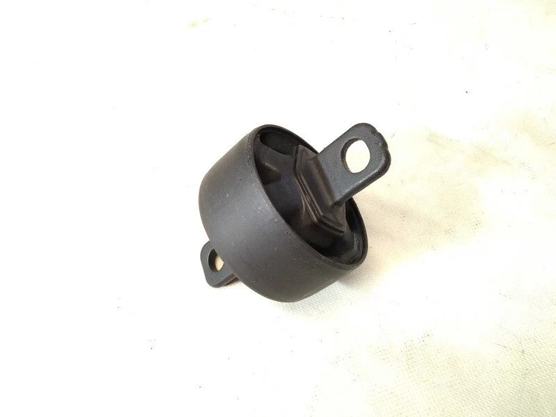 <strong>Сайлентблок заднього лівого Hyundai/Kia/Mobis 552742W100 (фото 1)</strong>