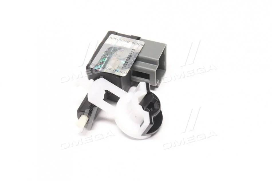 <strong>Сенсор включення стоп сигналу Hyundai/Kia/Mobis 93810-3S000 (фото 1)</strong>