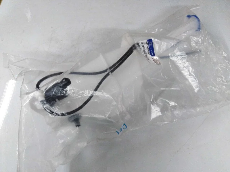 <strong>Бачок омивача з насосом HYUNDAI / KIA Hyundai/Kia/Mobis 986102W000 (фото 1)</strong>
