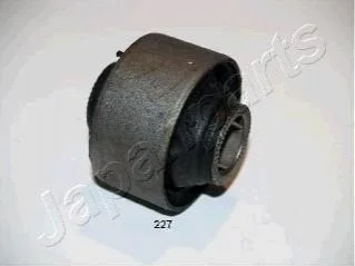 <strong>TOYOTA С/б переднего рычага Avensis 97- JAPANPARTS RU-227 (фото 1)</strong>
