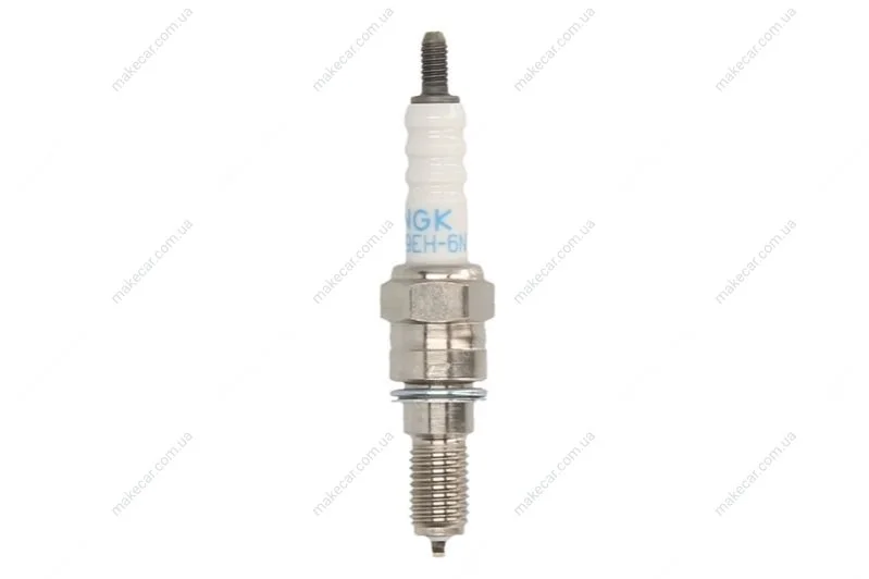 <strong>Свеча зажигания NGK 1673 (фото 1)</strong>
