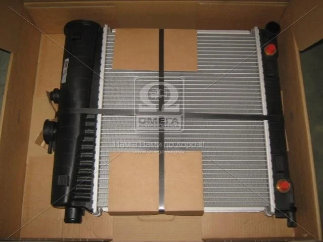 <strong>Радіатор охолоджування NISSENS 62708A (фото 1)</strong>