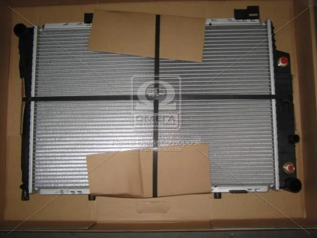 <strong>Радіатор охолоджування NISSENS 62756A (фото 1)</strong>