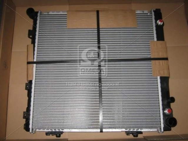 <strong>Радіатор MB E W 124(84-)E 200(+)[OE 124 500 62 02] NISSENS 62763A (фото 1)</strong>