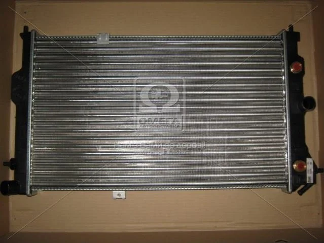 <strong>Радіатор охолоджування NISSENS 630641 (фото 1)</strong>