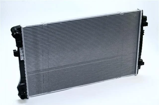 <strong>Радіатор охолодження NISSENS 65303 (фото 1)</strong>
