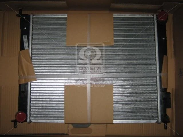<strong>Радіатор KIA SOUL(09-)1.6 CRDi(+)[OE 25310-2K000 ] NISSENS 66742 (фото 1)</strong>