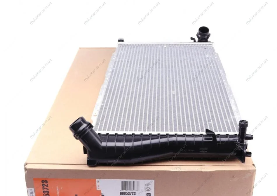 <strong>Радіатор охолодження BMW 5 (E39) 2.0-3.0d 98-04 NRF 53723 (фото 1)</strong>