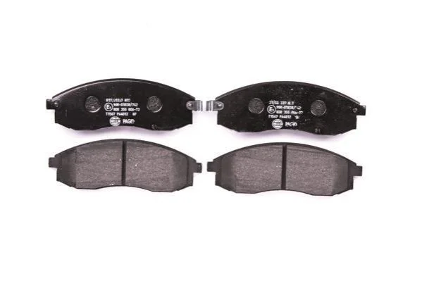 <strong>HELLA Nissan гальм. колод. передн. Maxima QX 97-2000 PAGID 8DB 355 006-731 (фото 1)</strong>