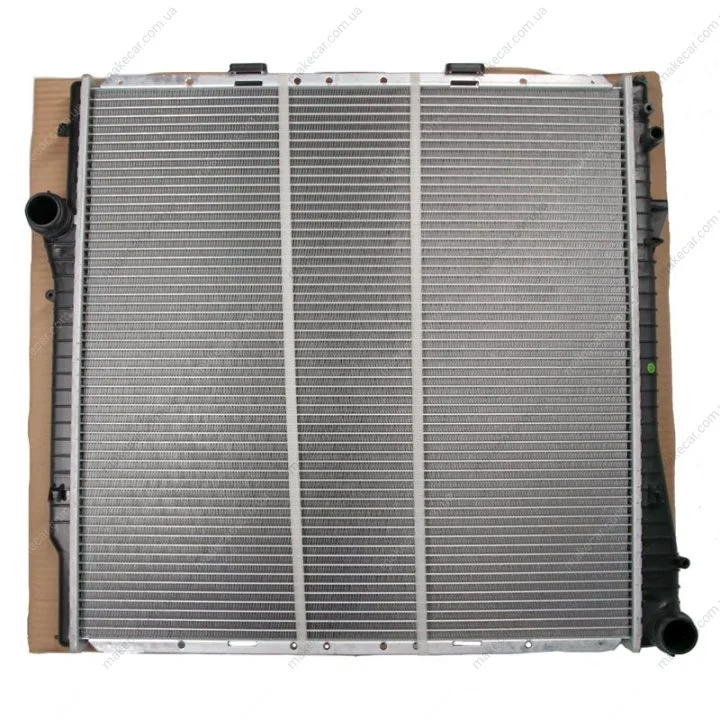 <strong>Радіатор охолодження двигуна SATO TECH R12111 (фото 1)</strong>