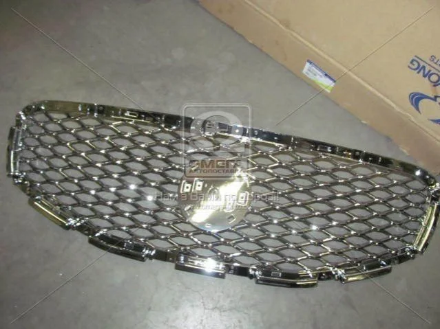 <strong>Решітка радіатора Korando C (12-13) SsangYong SSANGYONG 7875134100 (фото 1)</strong>