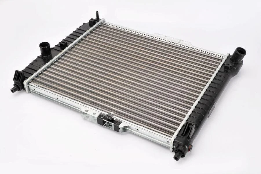 <strong>Радіатор THERMOTEC D70010TT (фото 1)</strong>