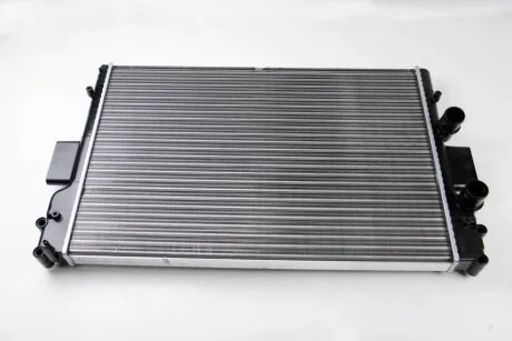 Радіатор для THERMOTEC D7E007TT фото товару
