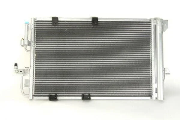 <strong>Радіатор кондиціонера THERMOTEC KTT110018 (фото 1)</strong>