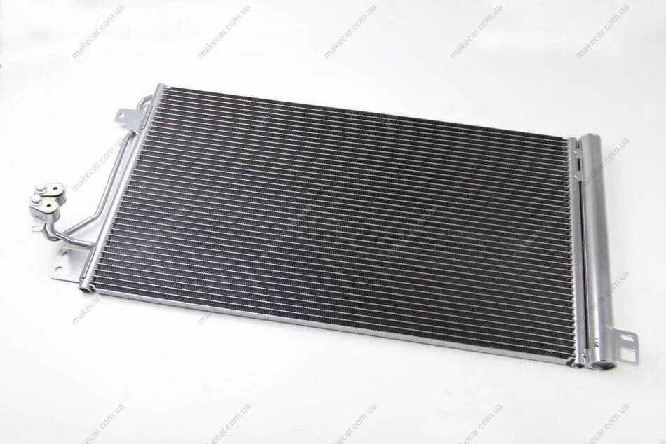 <strong>Радіатор кондиціонера THERMOTEC KTT110030 (фото 1)</strong>