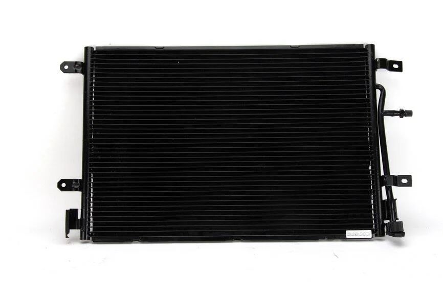 <strong>Радіатор кондиціонера THERMOTEC KTT110046 (фото 1)</strong>