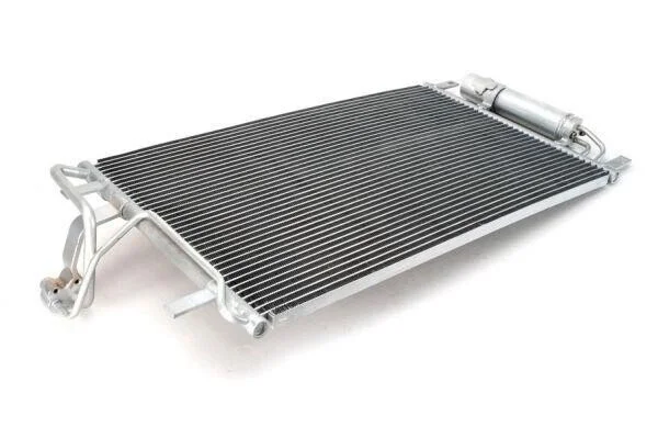 <strong>Радіатор кондиціонера THERMOTEC KTT110242 (фото 1)</strong>
