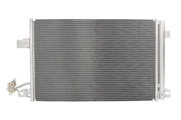 <strong>Радіатор кондиціонера THERMOTEC KTT110496 (фото 1)</strong>
