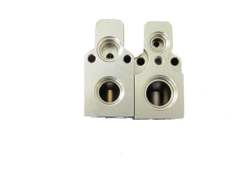 <strong>Клапан кондиціонера THERMOTEC KTT140003 (фото 1)</strong>