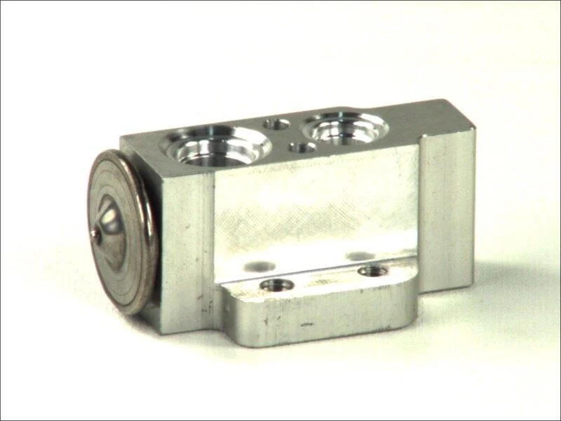 <strong>Клапан кондиціонера THERMOTEC KTT140005 (фото 1)</strong>