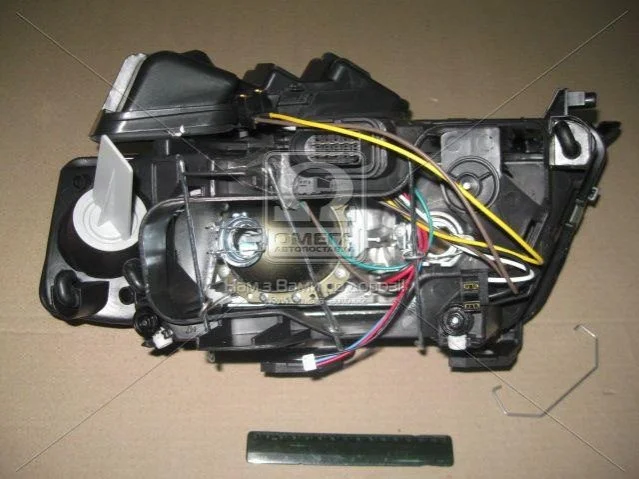 <strong>Фара пра. AUDI A6 01-05 (вир-во) TYC 20-A405-05-2B (фото 1)</strong>