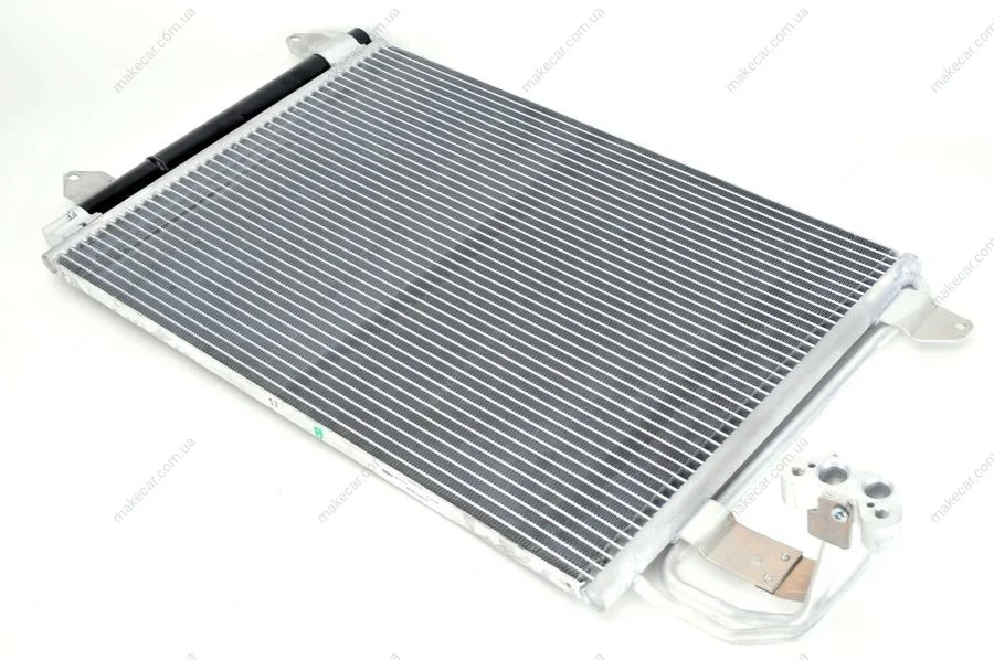 <strong>Конденсер кондиціонера VALEO 817777 (фото 1)</strong>