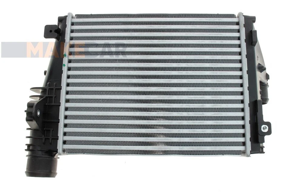 <strong>Радіатор охолодження двигуна VALEO 818304 (фото 1)</strong>