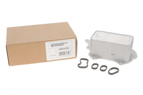 Радіатор оливи для Renault, Opel, Mercedes, Nissan, Vauxhall Van Wezel 33013701 фото товару
