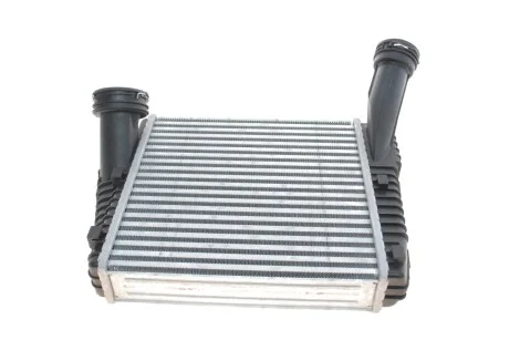 Інтеркулер AUDI Q7; PORSCHE CAYENNE (вир-во) для Van Wezel 58004263 фото товару