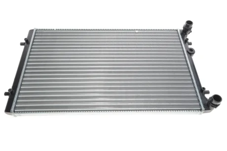 Радіатор системи охолодження для Audi, Volkswagen, Skoda, Seat VIKA 11210138301 фото товару